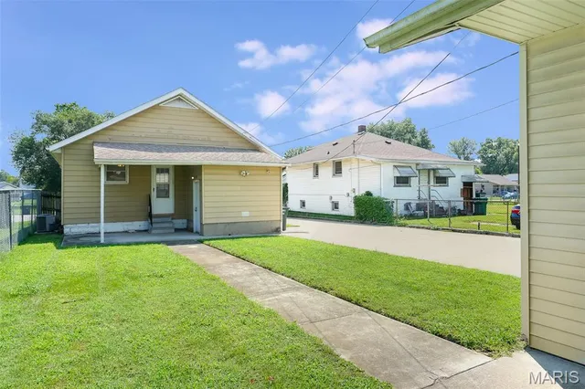 $102,000 | 1041 Washington Avenue, Madison, IL 62060