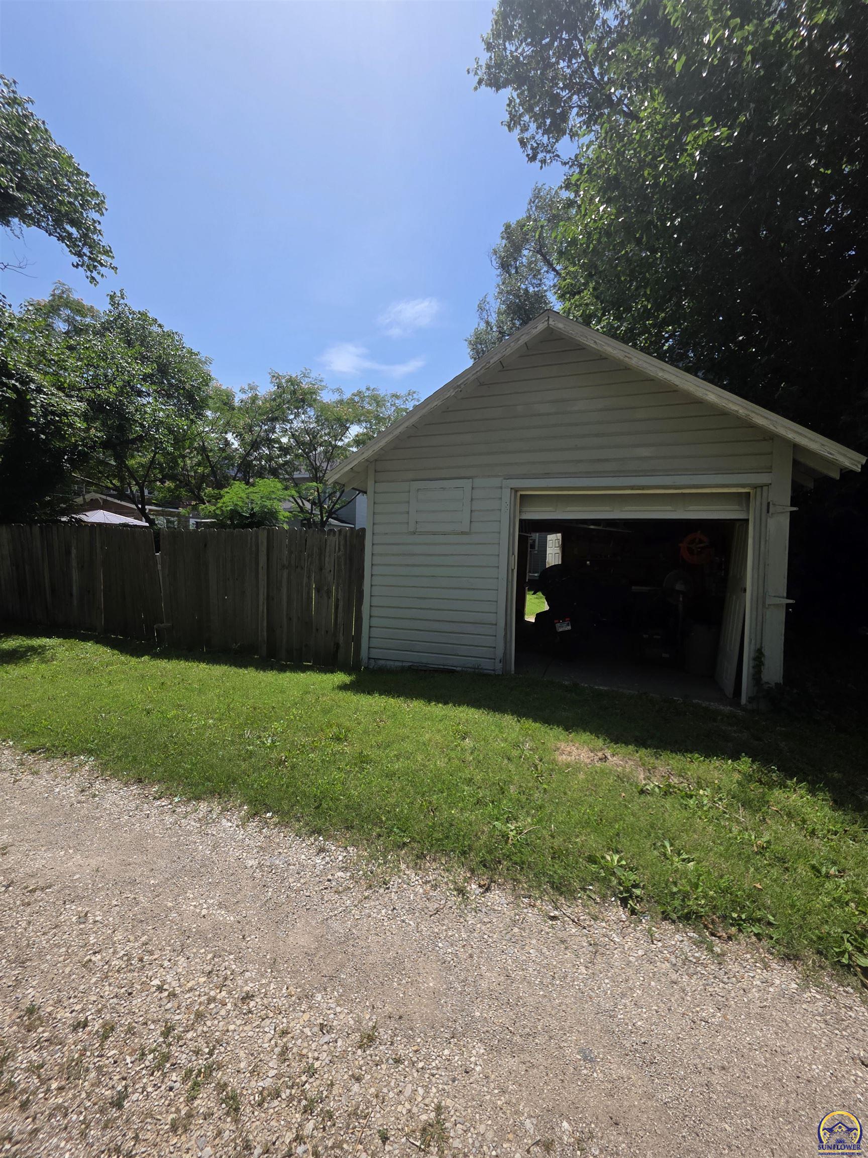 328 Rural Street Emporia, KS 66801 - Photo 7 of 21