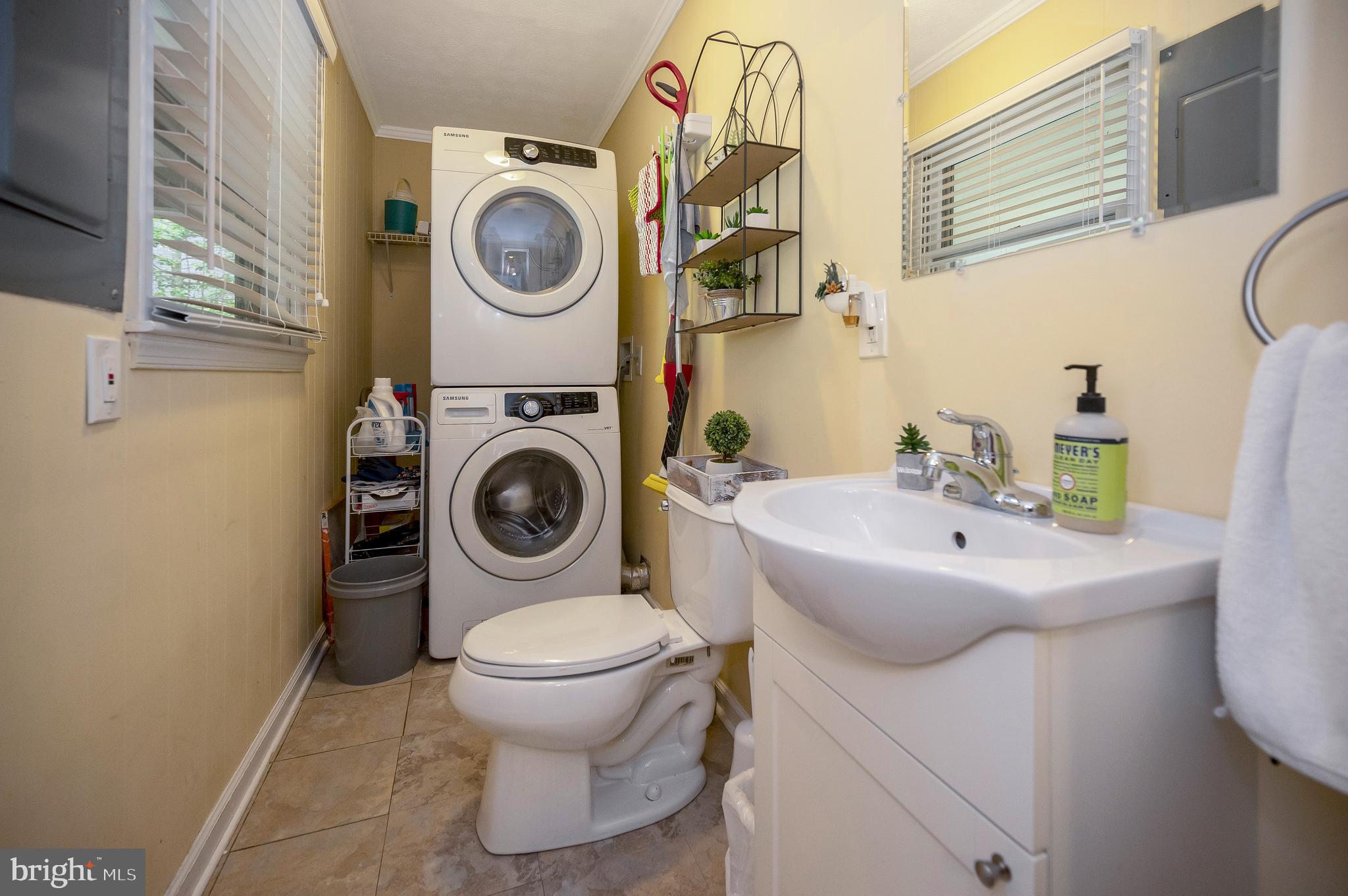 209 Birdie Road Locust Grove, VA 22508 - Photo 20 of 42 laundry & lav
