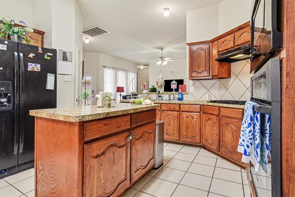 3210 Silver Springs Way Rowlett, TX 75089 - Photo 11 of 28