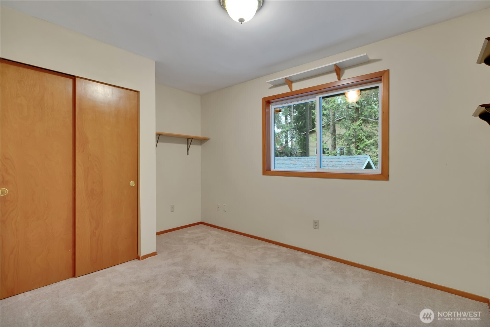 38 Brighton Street Port Hadlock, WA 98339 - Photo 19 of 32 an empty room with a window