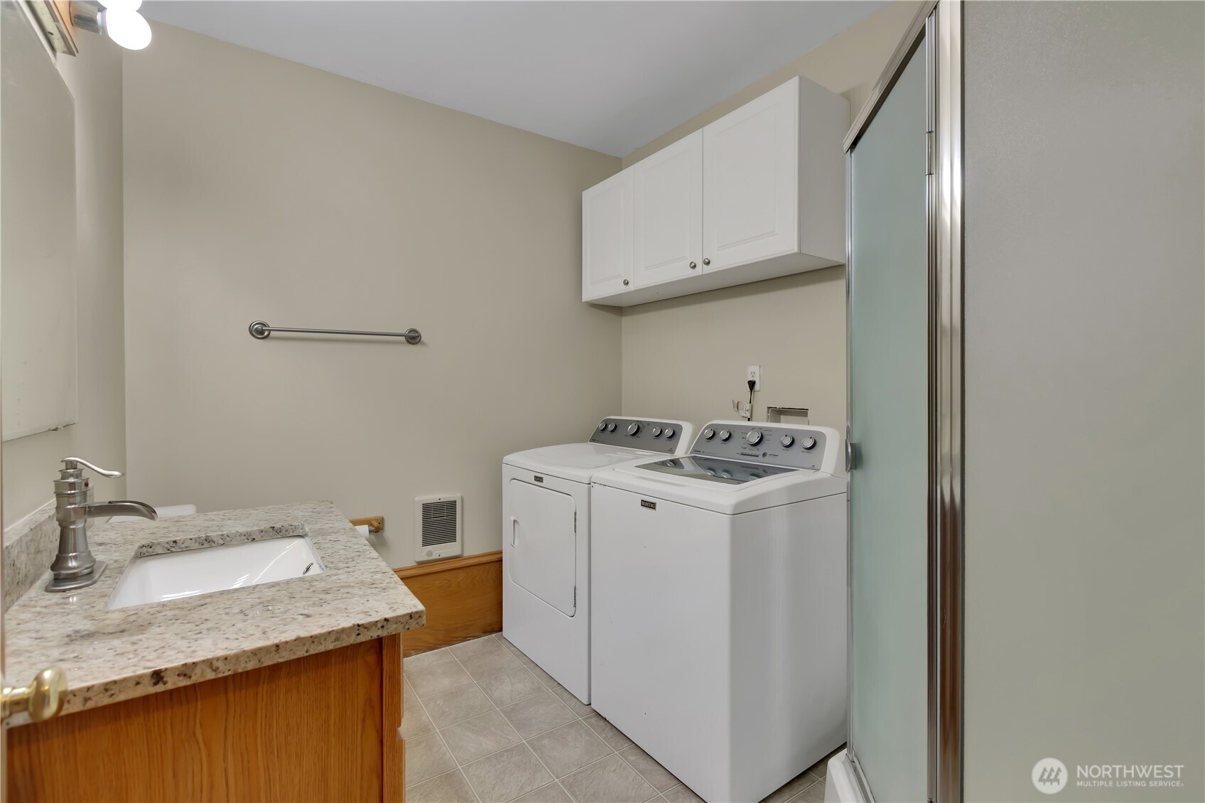 38 Brighton Street Port Hadlock, WA 98339 - Photo 25 of 32 a utility room with sink dryer and washer