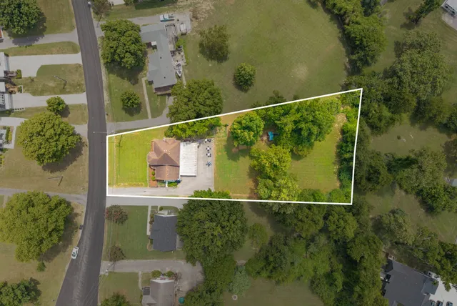 $1,290,000 | 2610 Airpark Drive, Nashville, TN 37206