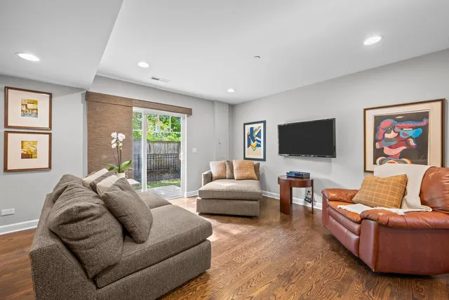 $798,000 | 828 Chestnut Street, Deerfield, IL 60015