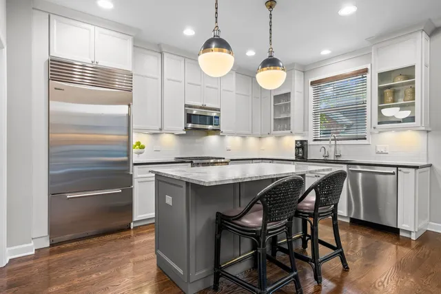 $798,000 | 828 Chestnut Street, Deerfield, IL 60015