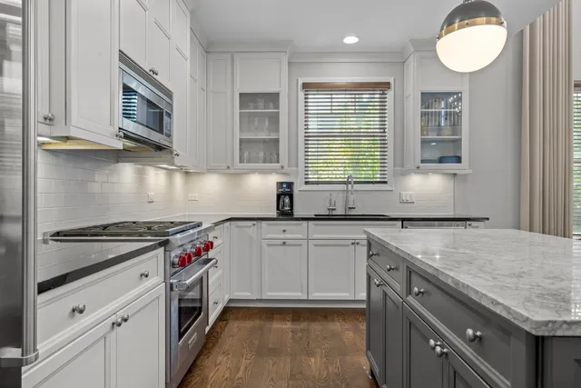 $798,000 | 828 Chestnut Street, Deerfield, IL 60015