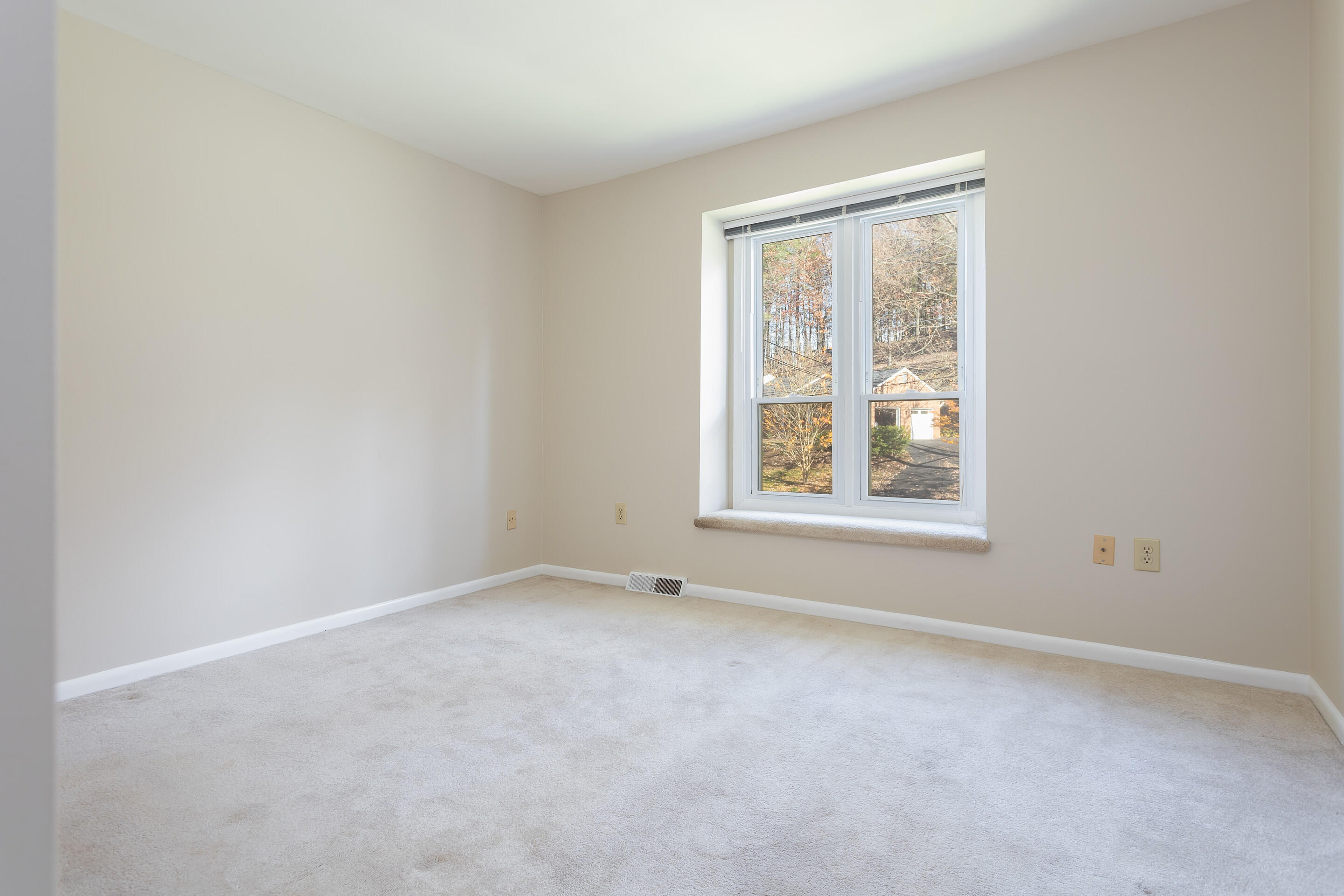 3701 Heritage Road Southwest Roanoke, VA 24015 - Photo 17 of 35 16_3701_Heritage_Rd_SW16_mls