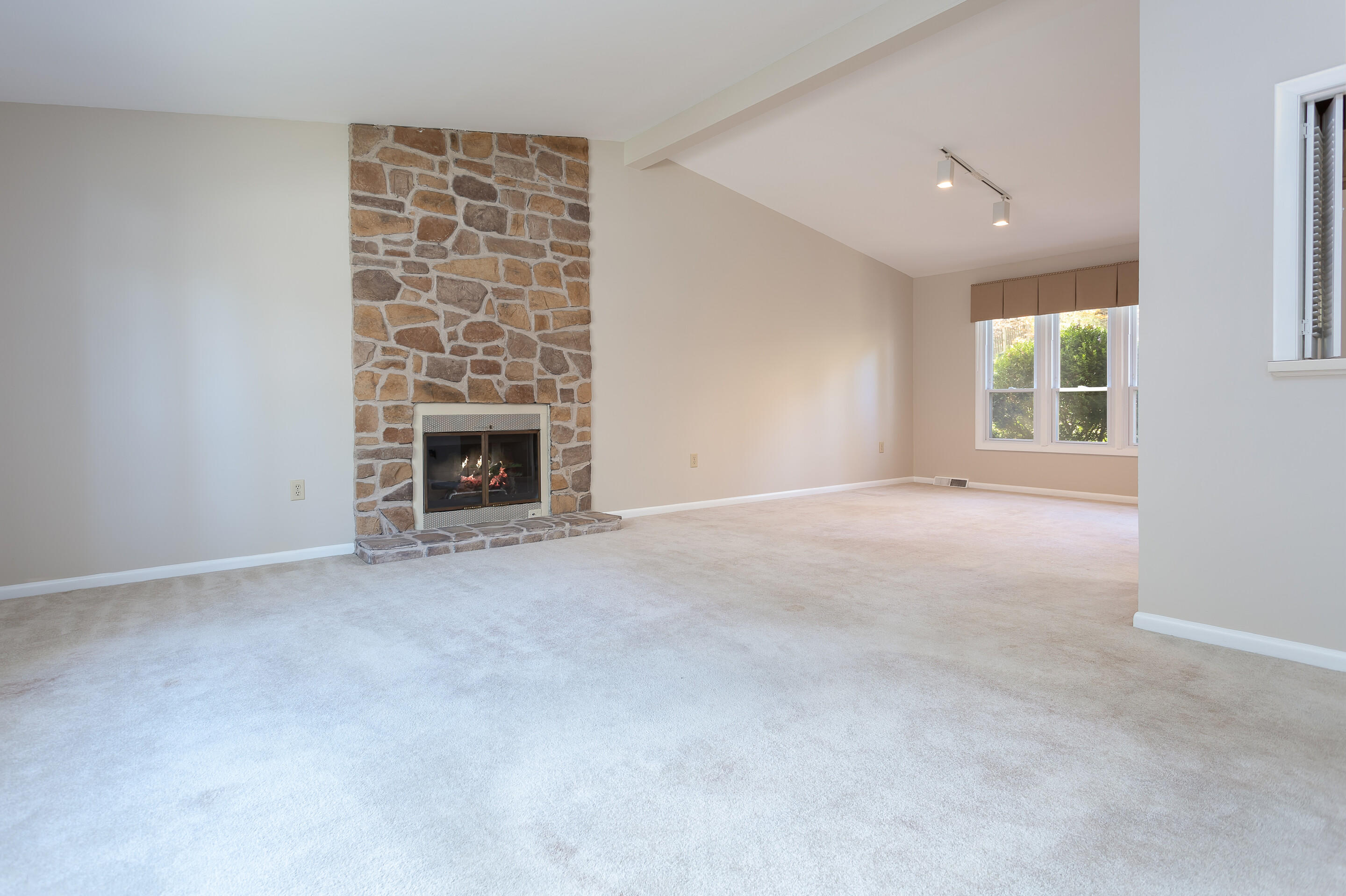 3701 Heritage Road Southwest Roanoke, VA 24015 - Photo 9 of 35 08_3701_Heritage_Rd_SW8_mls