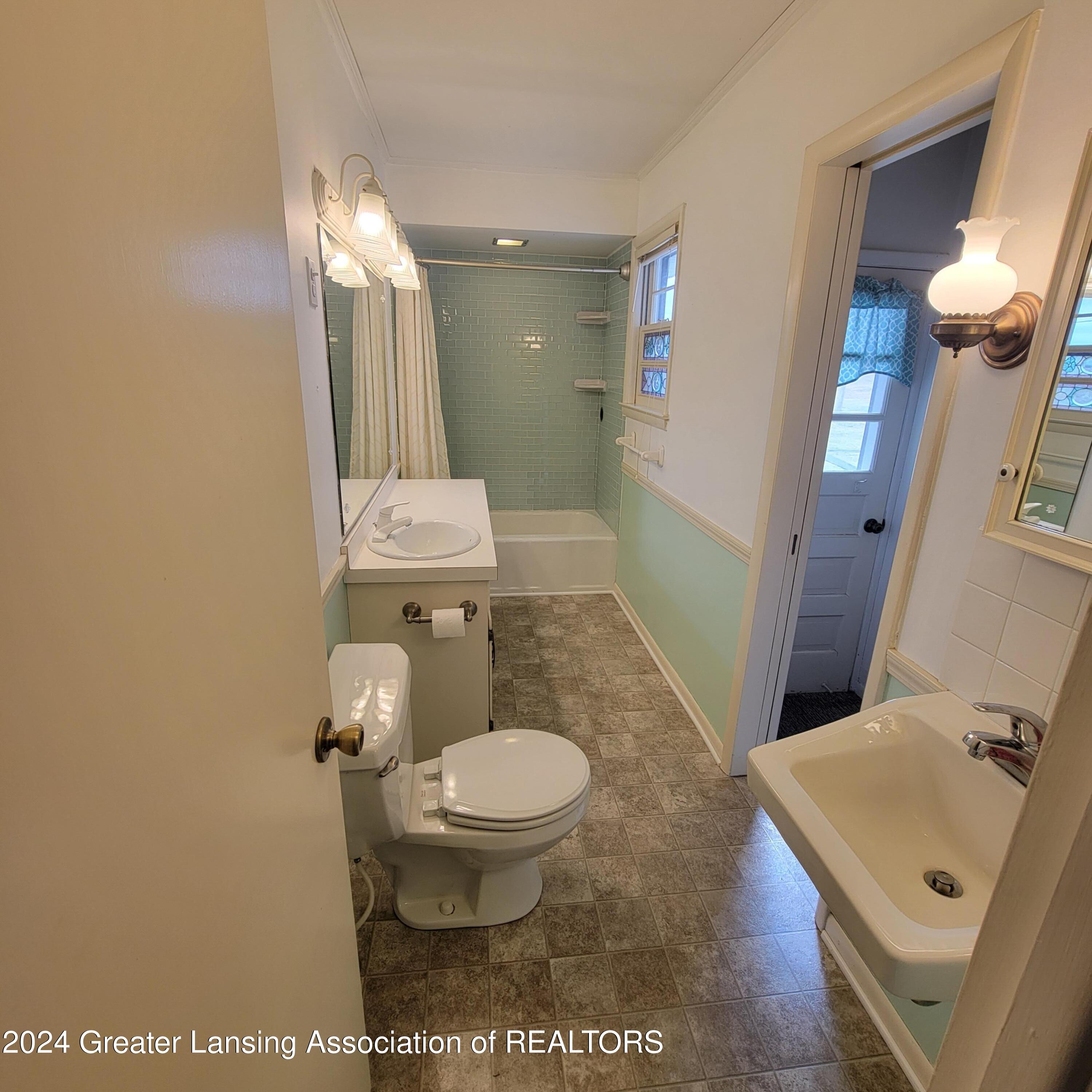 1335 West Kalamo Highway, Unit R2 Charlotte, MI 48813 - Photo 10 of 13 20240307_141645