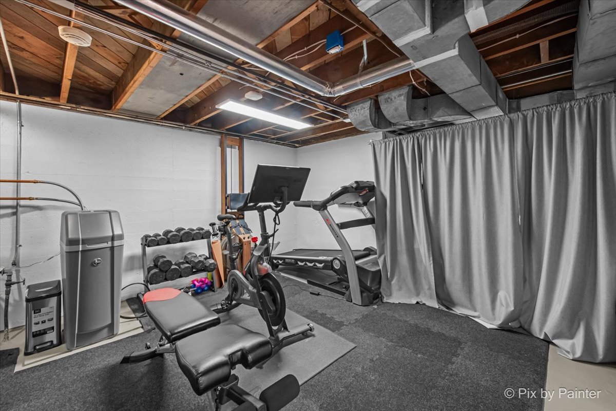 625 South Harrison Street Batavia, IL 60510 - Photo 21 of 43 a view of a room with gym equipment