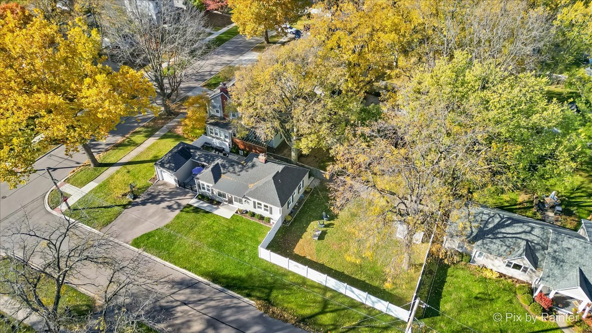 625 South Harrison Street Batavia, IL 60510 - Photo 33 of 43 a view of yard with large trees