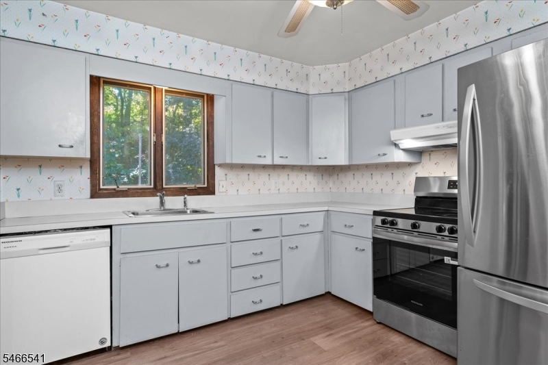 628 Succasunna Road Mount Arlington, NJ 07850 - Photo 9 of 34 Gallery Image 9