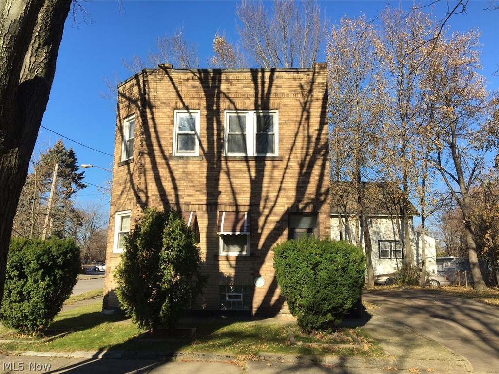 10742 Adeline Road Cleveland, OH 44111 - Photo 3 of 14 Gallery Image 3