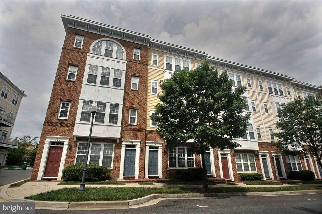 119 Bucksfield Road Gaithersburg, MD 20878 - Photo 1 of 25 Exterior Front