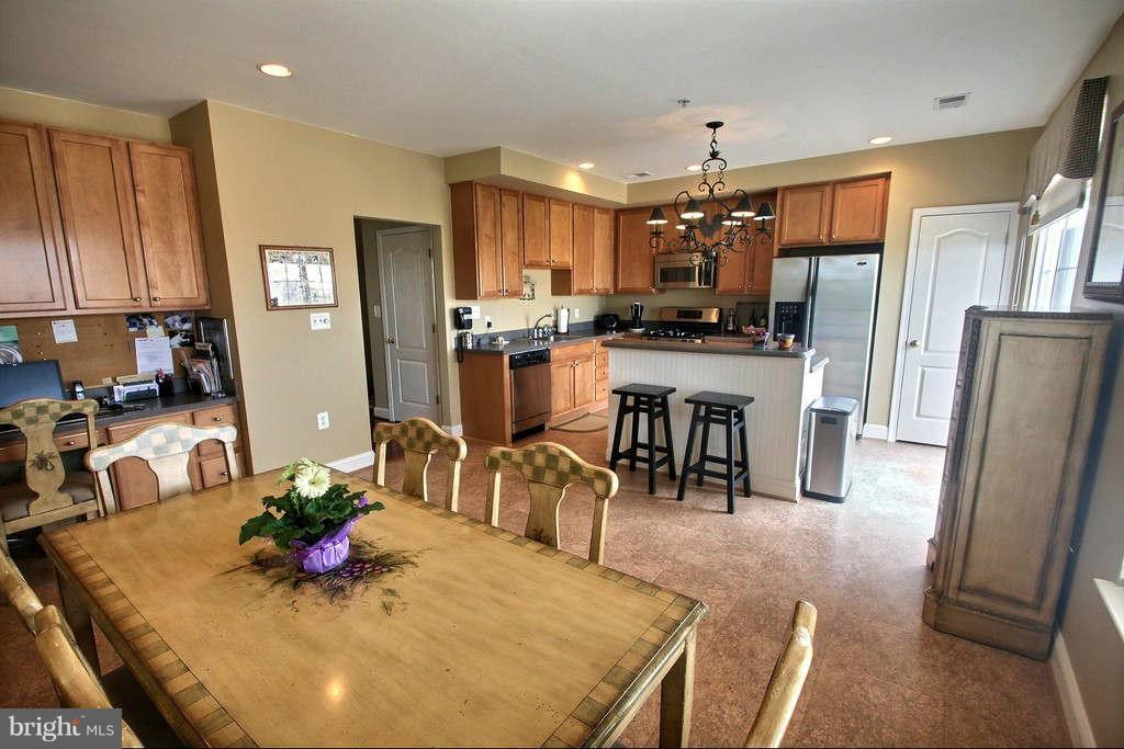 119 Bucksfield Road Gaithersburg, MD 20878 - Photo 10 of 25 Kitchen