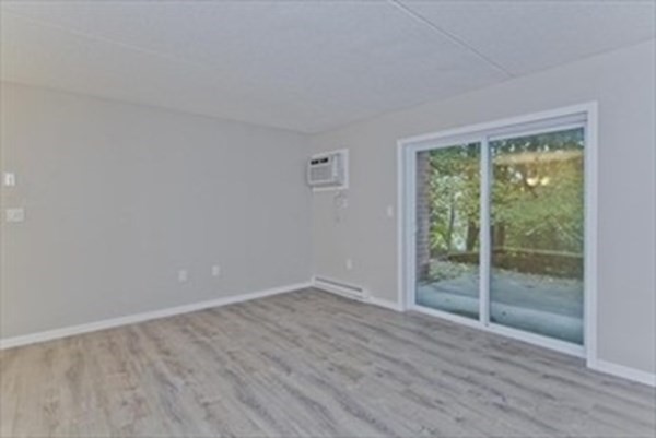 22 Maple Crest Circle, Unit E Holyoke, MA 01040 - Photo 9 of 15