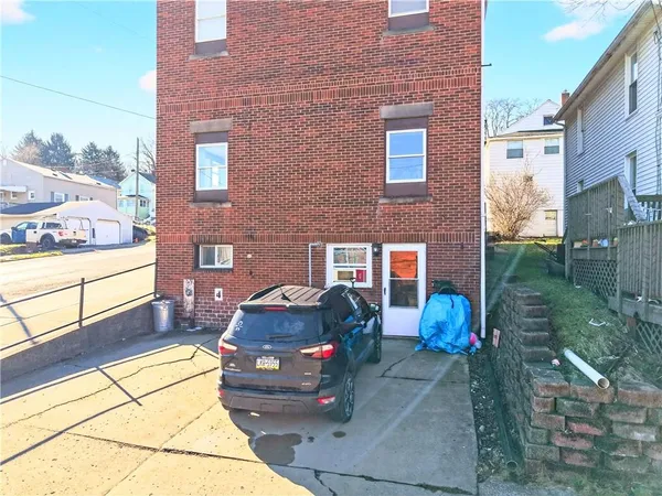 a house view with a outdoor space