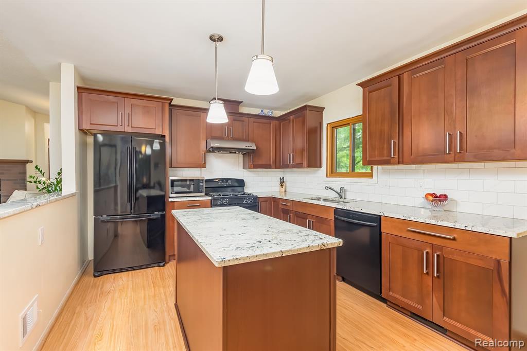 46210 West 11 Mile Road Novi, MI 48374 - Photo 10 of 97
