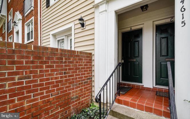 4615 B 28th Road South, Unit B Arlington, VA 22206 - Photo 18 of 24 a view of a balcony
