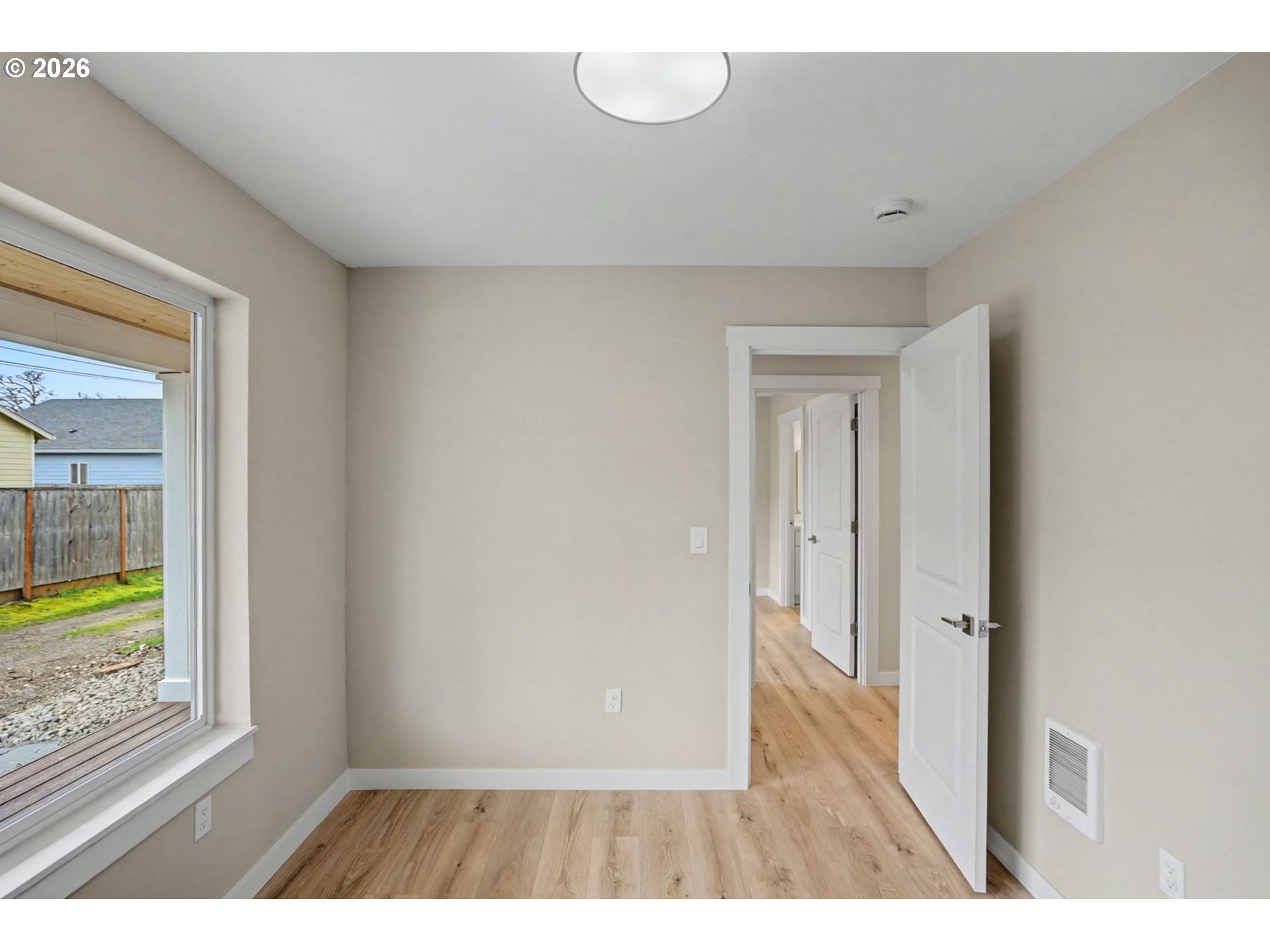 7425 5th Street Southeast Turner, OR 97392 - Photo 28 of 47 a picture of a room