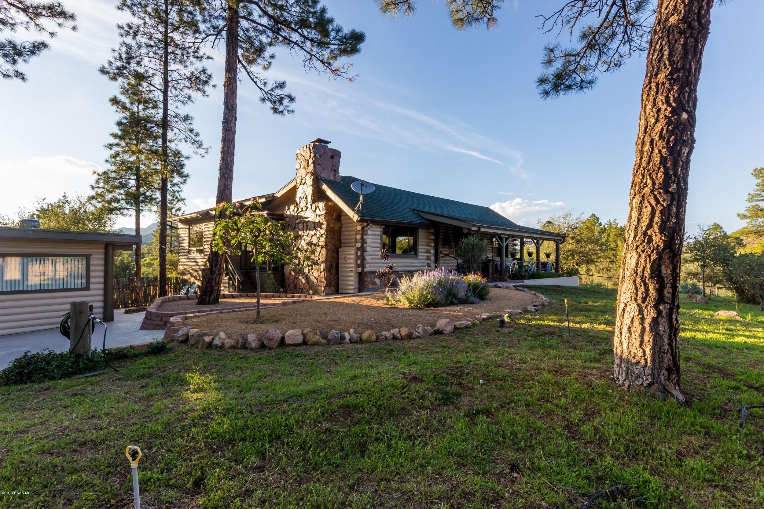 2260 Shadow Valley Ranch Road Prescott, AZ 86305 - Photo 2 of 16 Garage and home