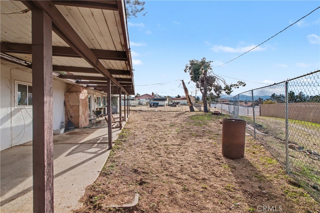 14798 Keota Road Apple Valley, CA 92307 - Photo 18 of 27 a view of a outdoor space