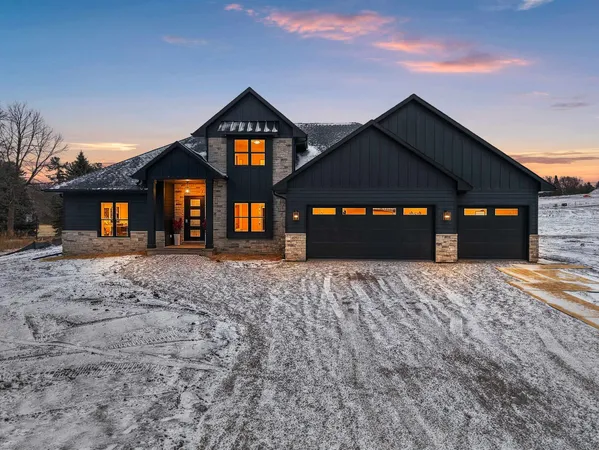 $1,050,000 | 4093 Half Crown Run, De Pere, WI 54115