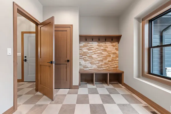 $1,050,000 | 4093 Half Crown Run, De Pere, WI 54115