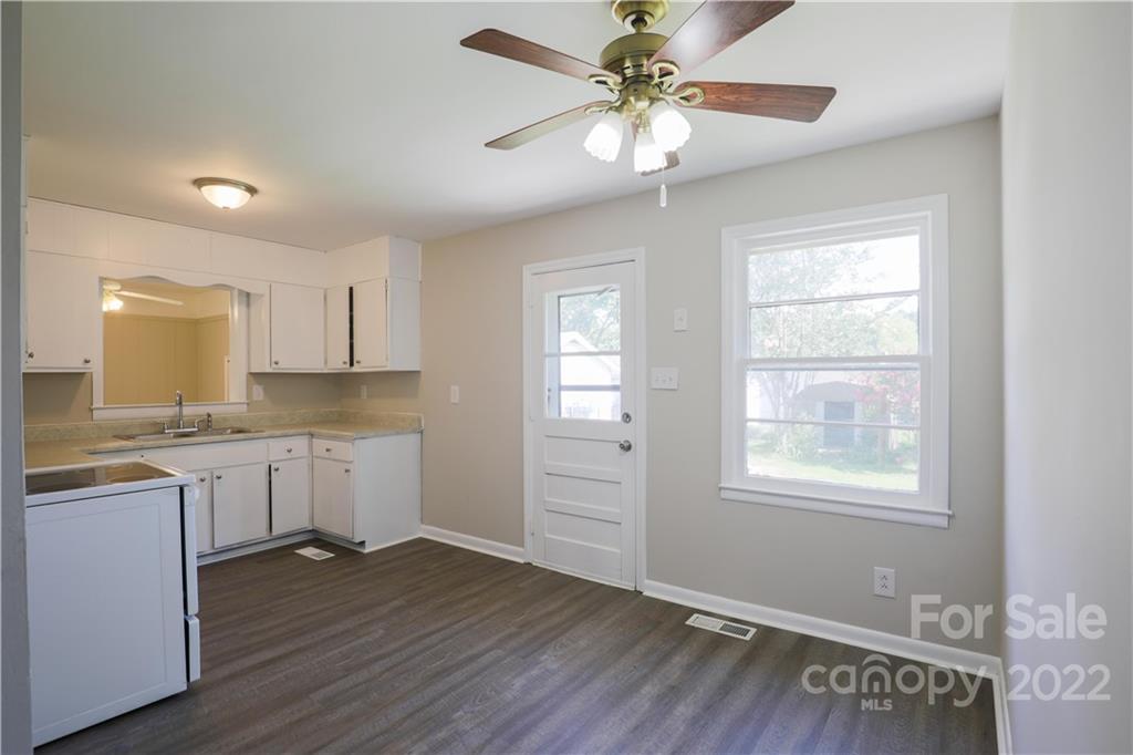 116 Boatright Road Pineville, NC 28134 - Photo 4 of 13 Gallery Image 4