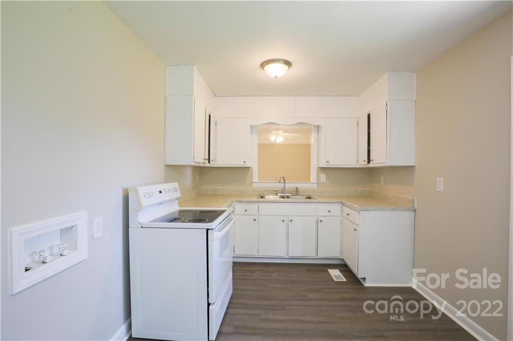 116 Boatright Road Pineville, NC 28134 - Photo 5 of 13 Gallery Image 5