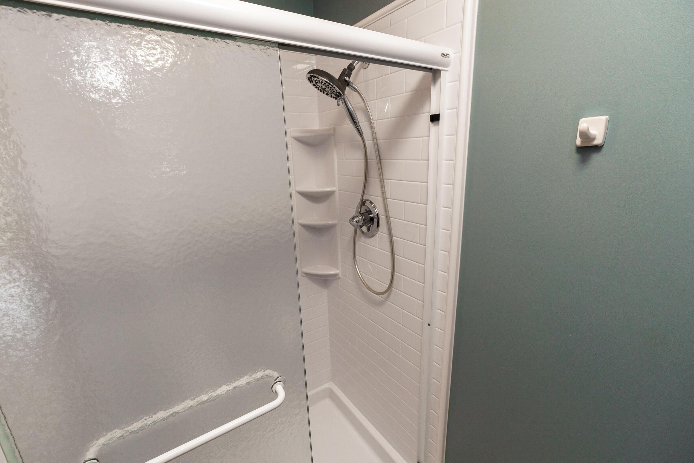 5641 Davidson Road Hilliard, OH 43026 - Photo 24 of 49 Primary Bathroom