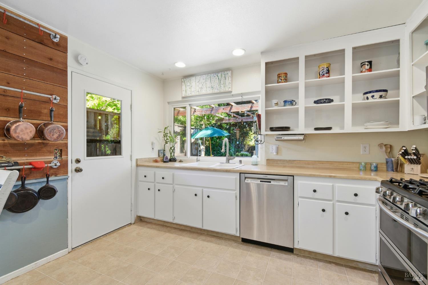 2299 Copperfield Drive Santa Rosa, CA 95401 - Photo 12 of 33