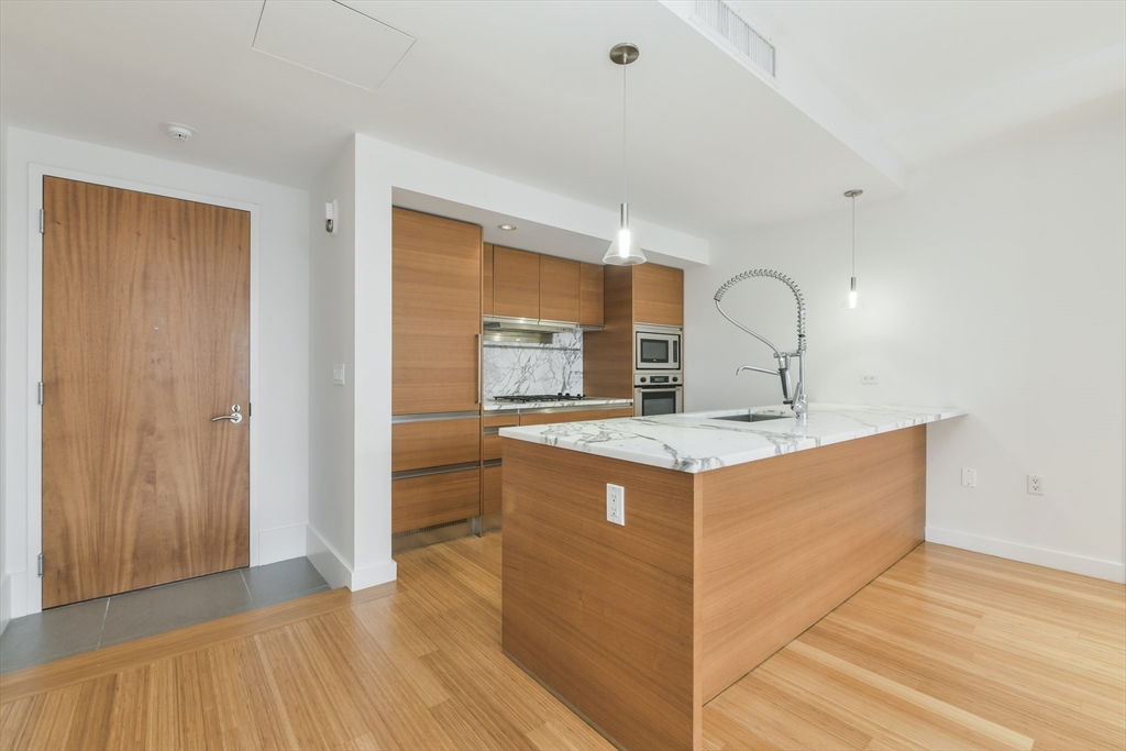 7 Warren Avenue, Unit 12 Boston, MA 02116 - Photo 3 of 12