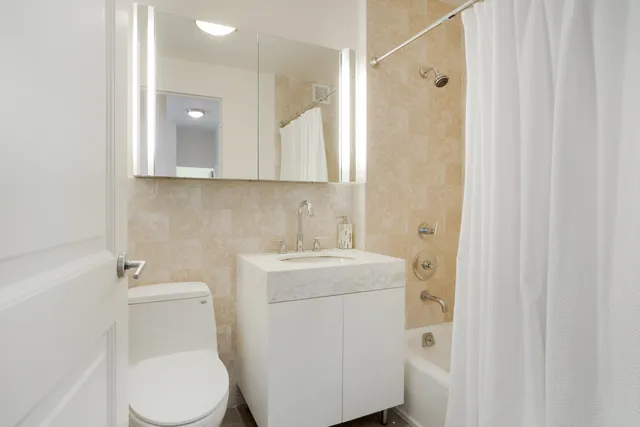 $6,000 | 300 East 64th Street, Unit 8C | Lenox Hill