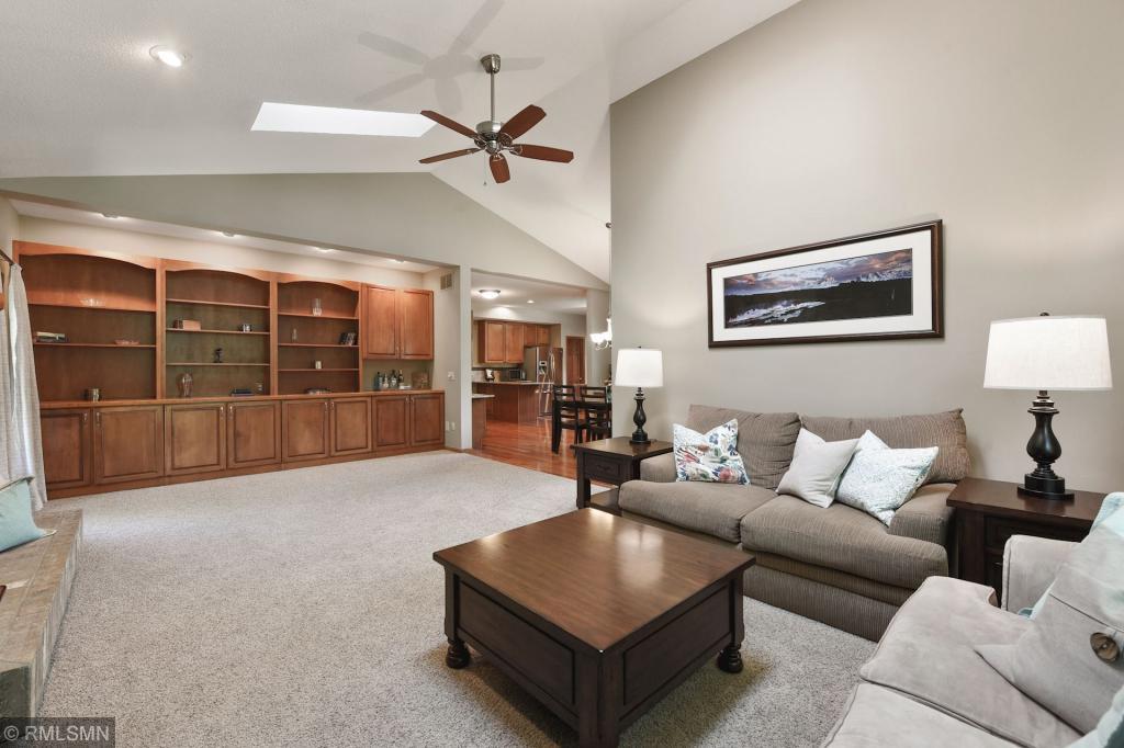 8800 Woodcliff Road Bloomington, MN 55438 - Photo 14 of 37 Gallery Image 14