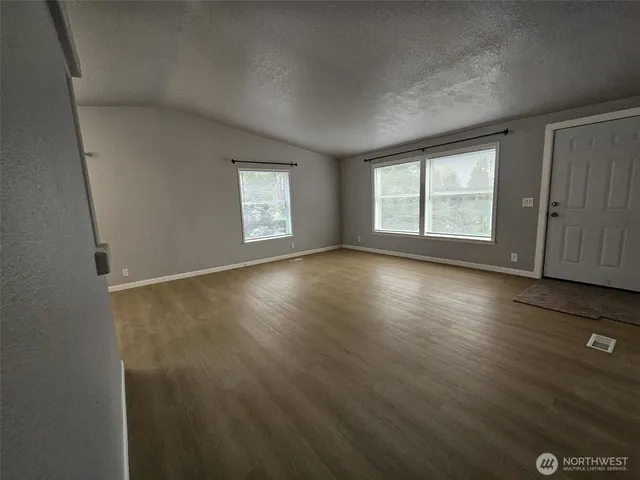 $2,100 | 161 East Greenwood Lane, Shelton, WA 98584