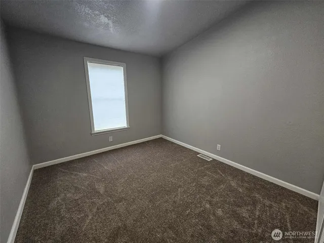 $2,100 | 161 East Greenwood Lane, Shelton, WA 98584