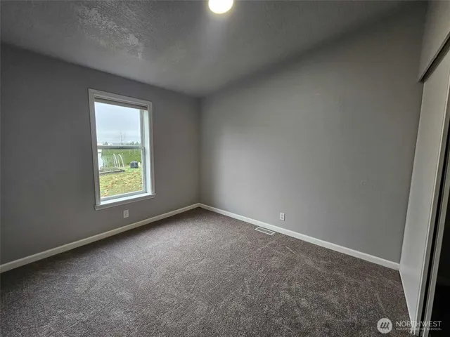 $2,100 | 161 East Greenwood Lane, Shelton, WA 98584