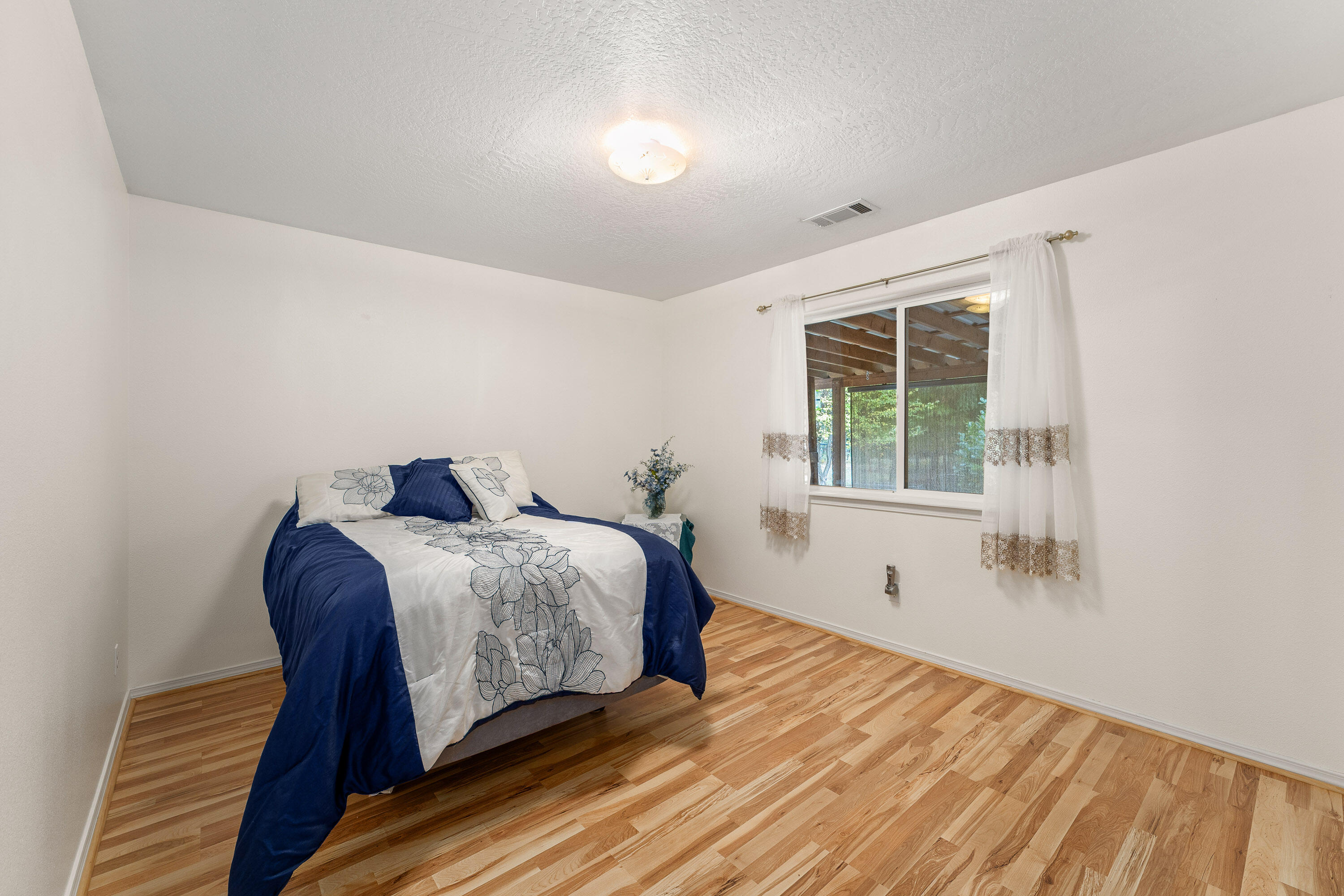 335 Cornett Lane Cave Junction, OR 97523 - Photo 20 of 55 Bedroom 1