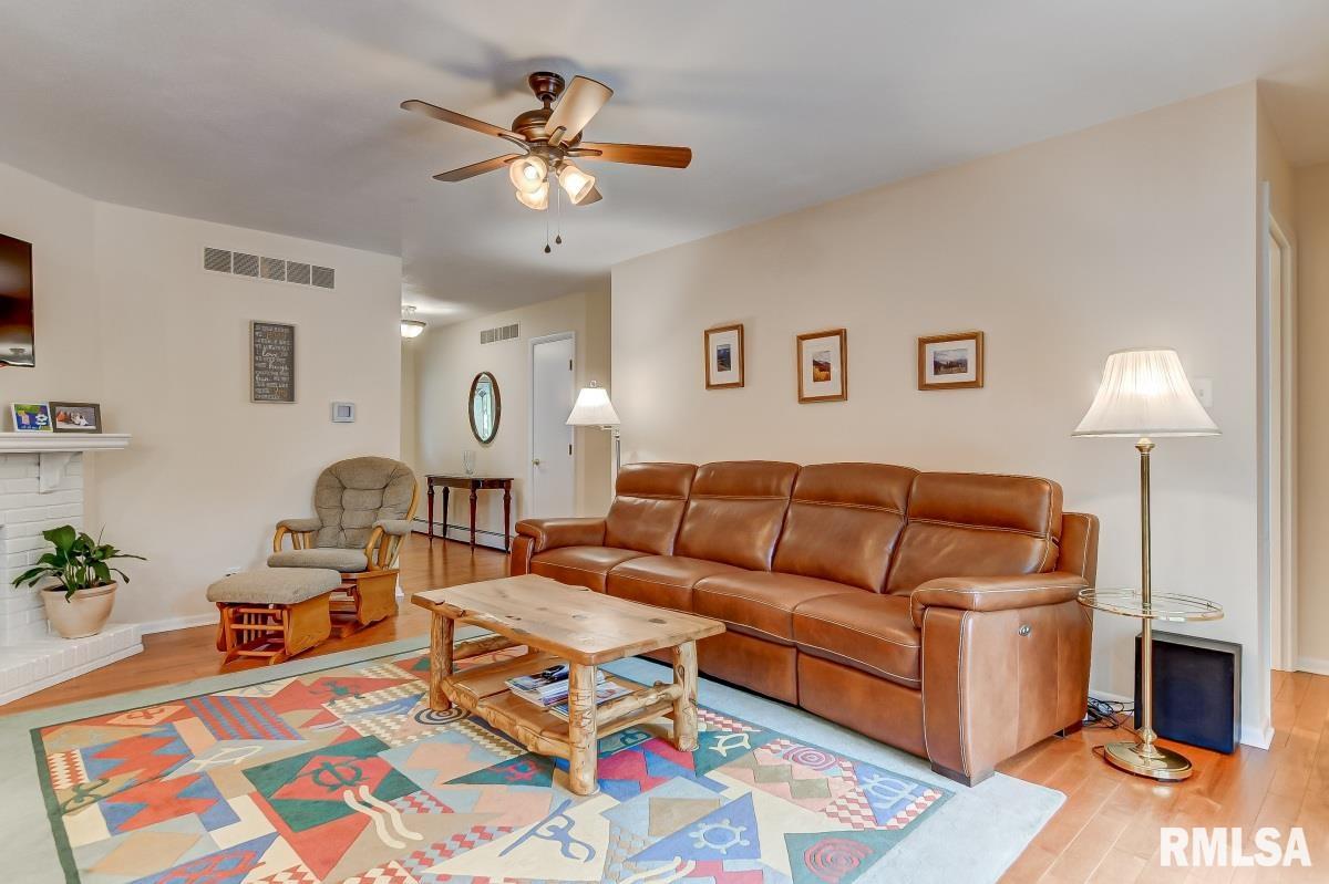 772 Pecan Point Road Petersburg, IL 62675 - Photo 11 of 50 Gallery Image 11