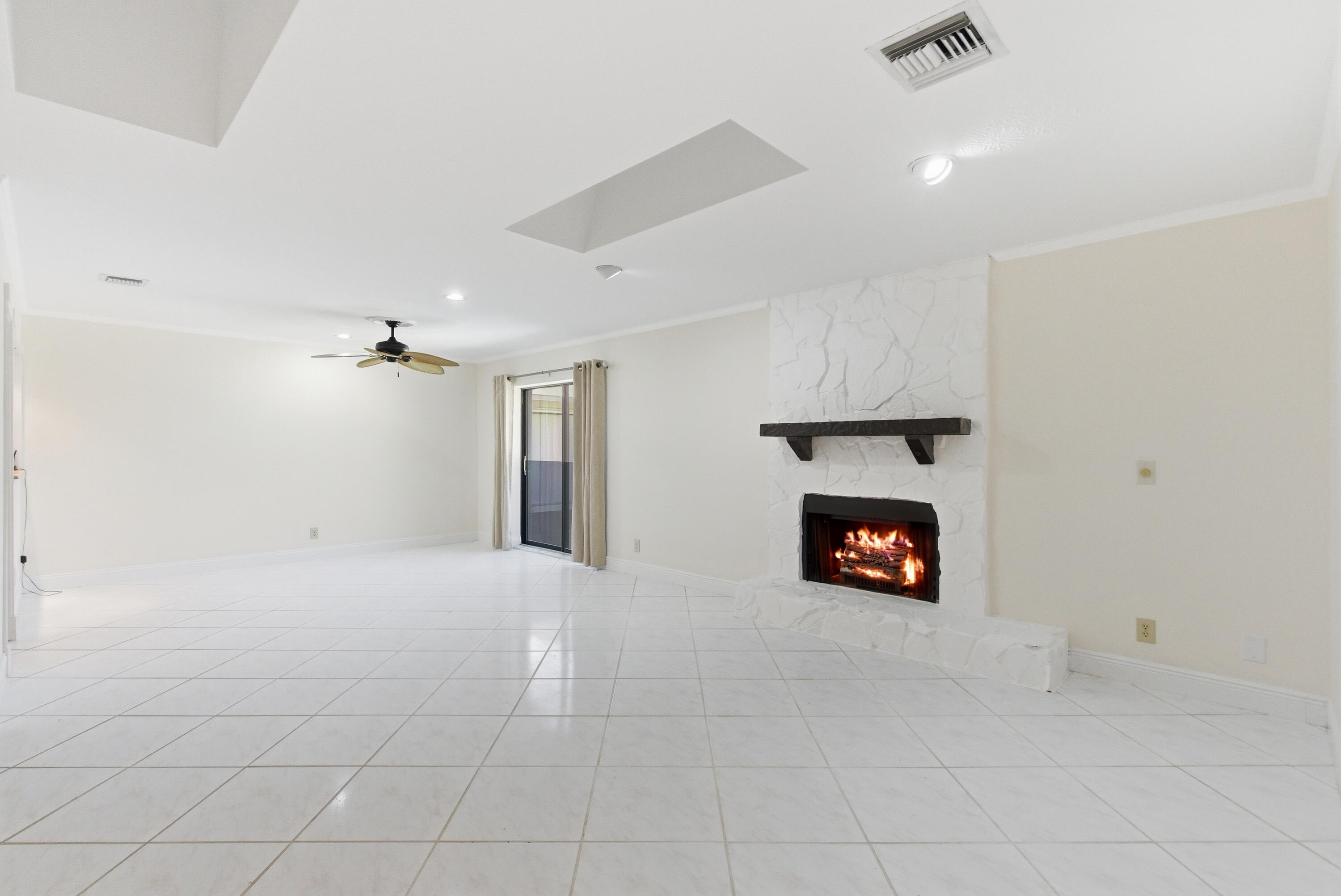 5151 Southeast Burning Tree Circle Stuart, FL 34997 - Photo 18 of 74 5151_SE_Burning_Tree_Cir_016