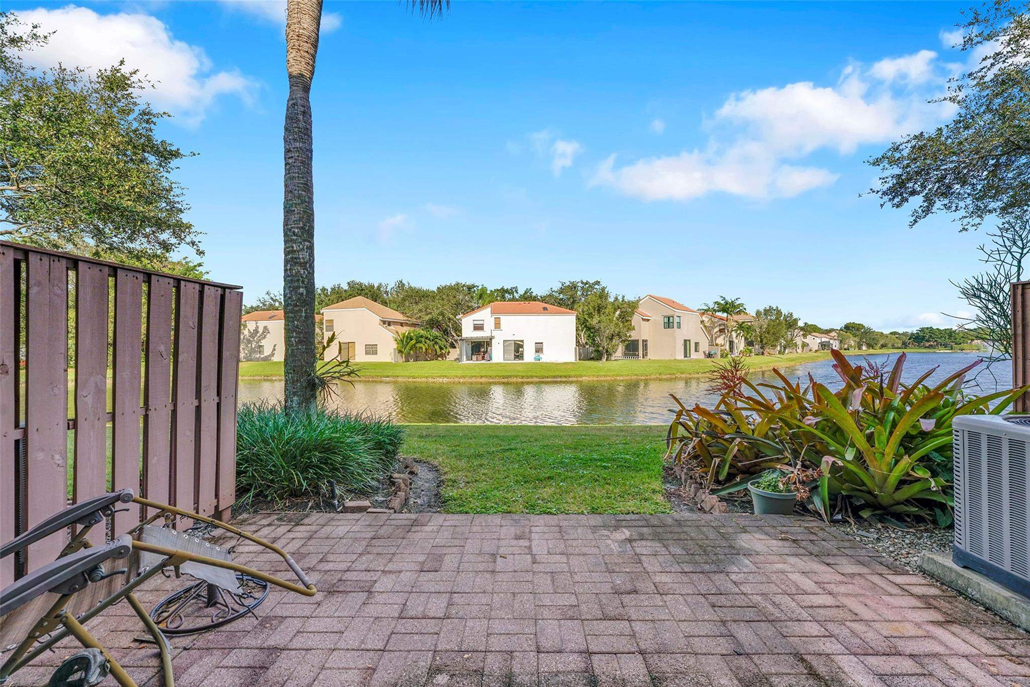 10761 Northwest 14th Street, Unit 281 Plantation, FL 33322 - Photo 30 of 33 a view of a garden