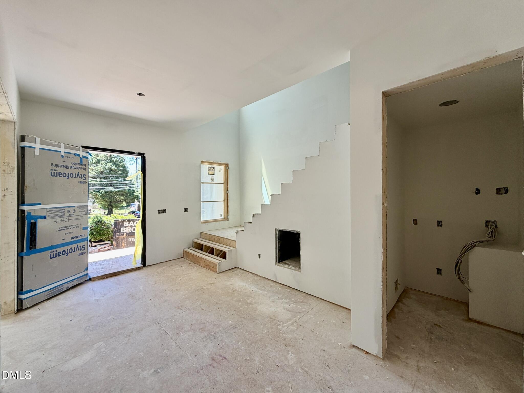 704 Coventry Court Raleigh, NC 27609 - Photo 5 of 48 Foyer
