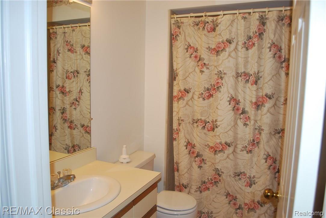2622 Ripple Way White Lake, MI 48383 - Photo 12 of 17 031.JPG