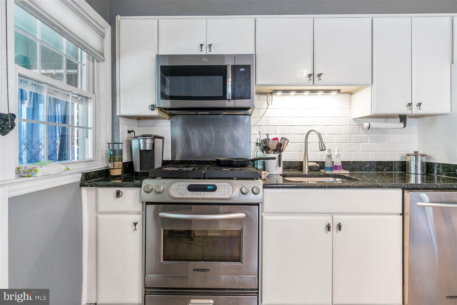 175 Dumbarton Road Baltimore, MD 21212 - Photo 14 of 42 Kitchen with Stainless Steel