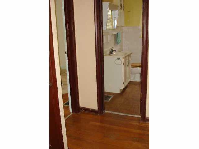 218 Edgevale Road Columbus, OH 43209 - Photo 4 of 8 Gallery Image 4