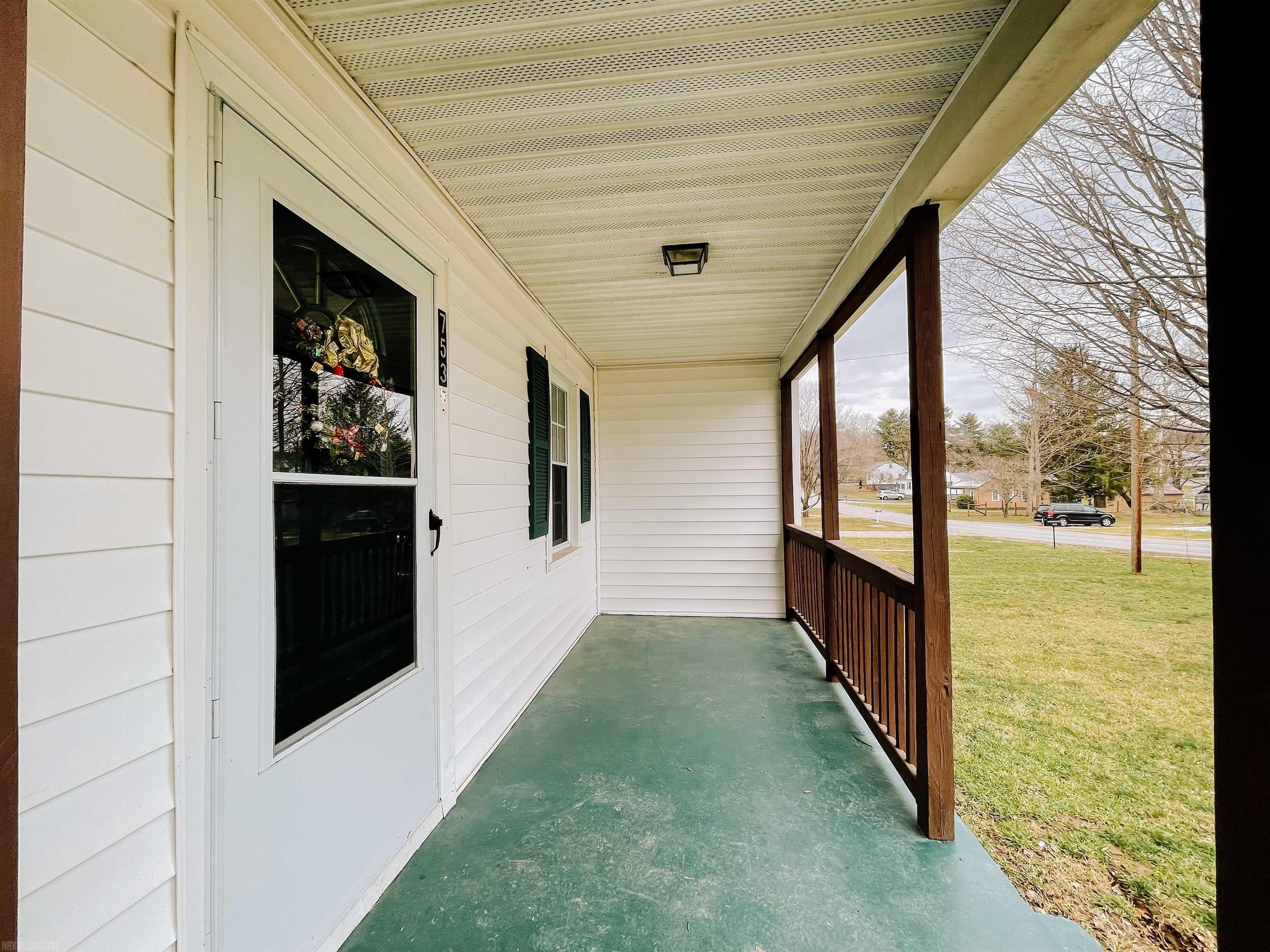 7539 Brandon Road Radford, VA 24141 - Photo 3 of 34 Gallery Image 3
