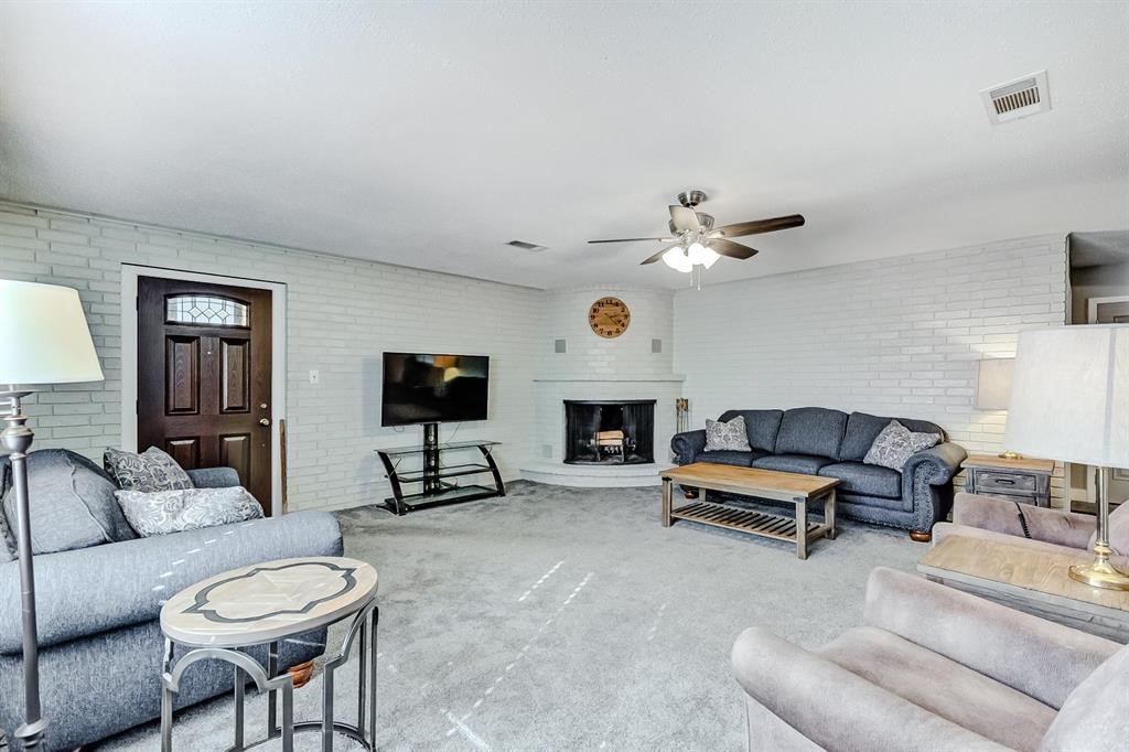 260 Lawrence Lane Vidor, TX 77662 - Photo 17 of 37