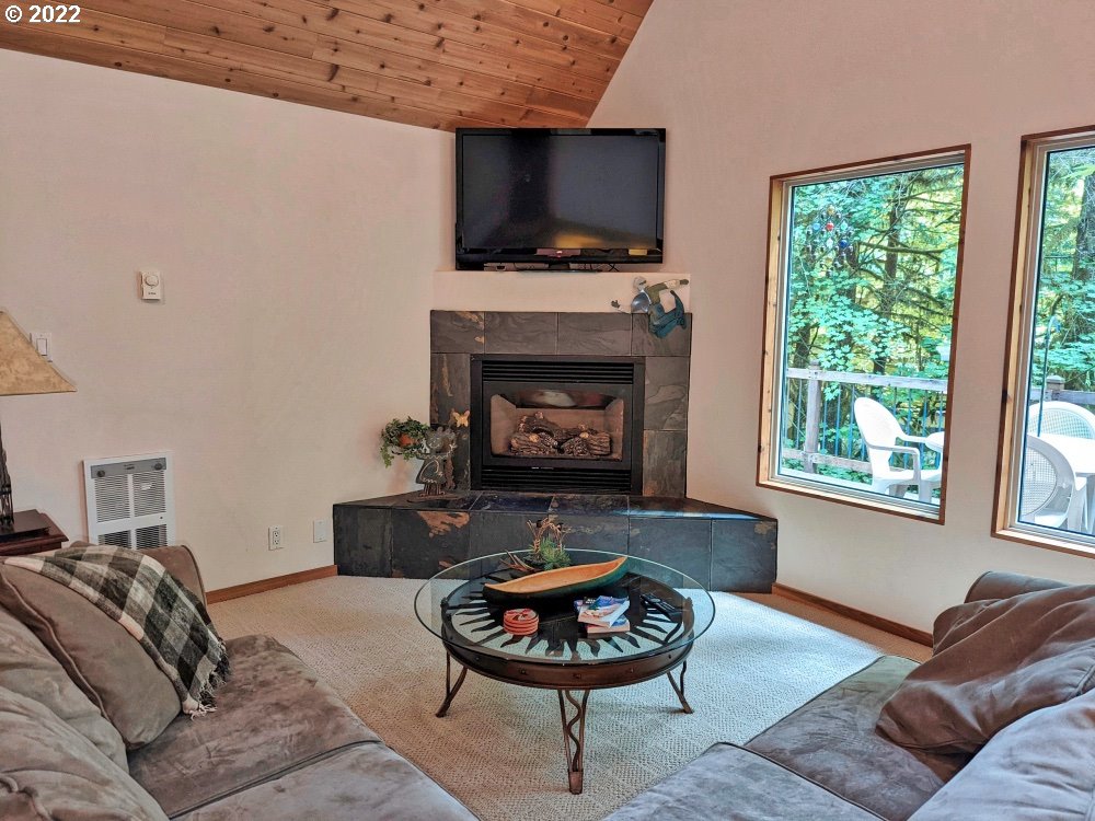 72448 East Smith Loop Rhododendron, OR 97049 - Photo 5 of 32 Gallery Image 5