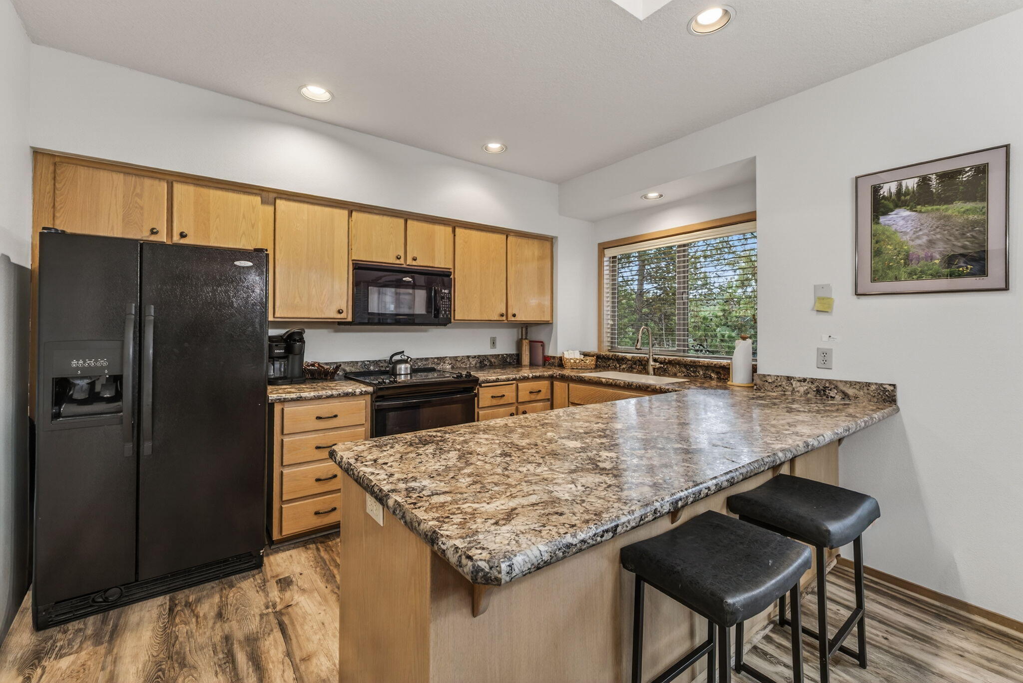 57319 Beaver Ridge Loop, Unit 2 Sunriver, OR 97707 - Photo 14 of 27 2025_12_17_57319_beaver_ridge_loop_unit2